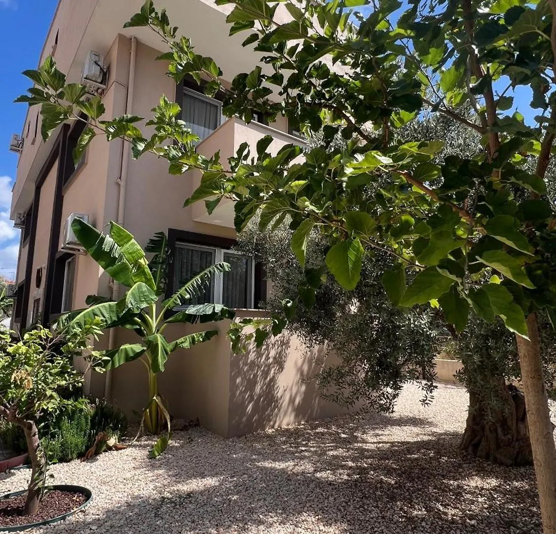 Bisuite Urla Kuscular Turkey